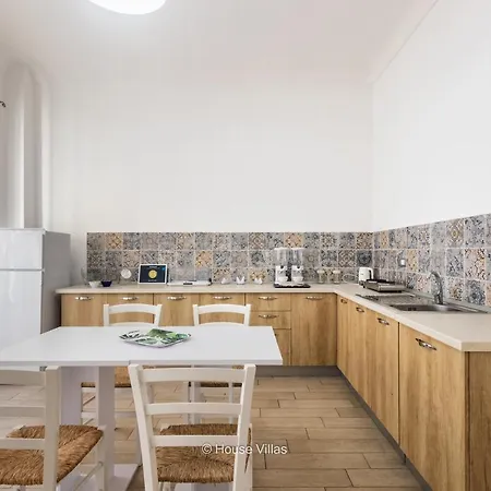 House&villas - La Maison Du Lion Rouge Apartmán *